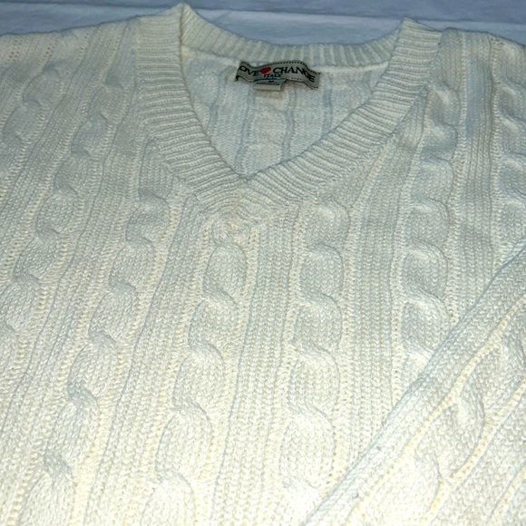 Love Change Italy Off White Cable Knit V-Neck Pullover Sweater - Picture 3 of 4